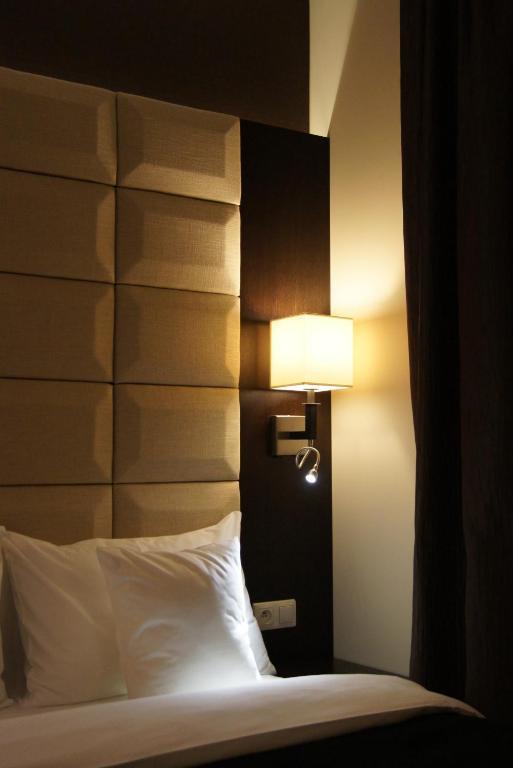 Arte Hotell Brzeg Rum bild