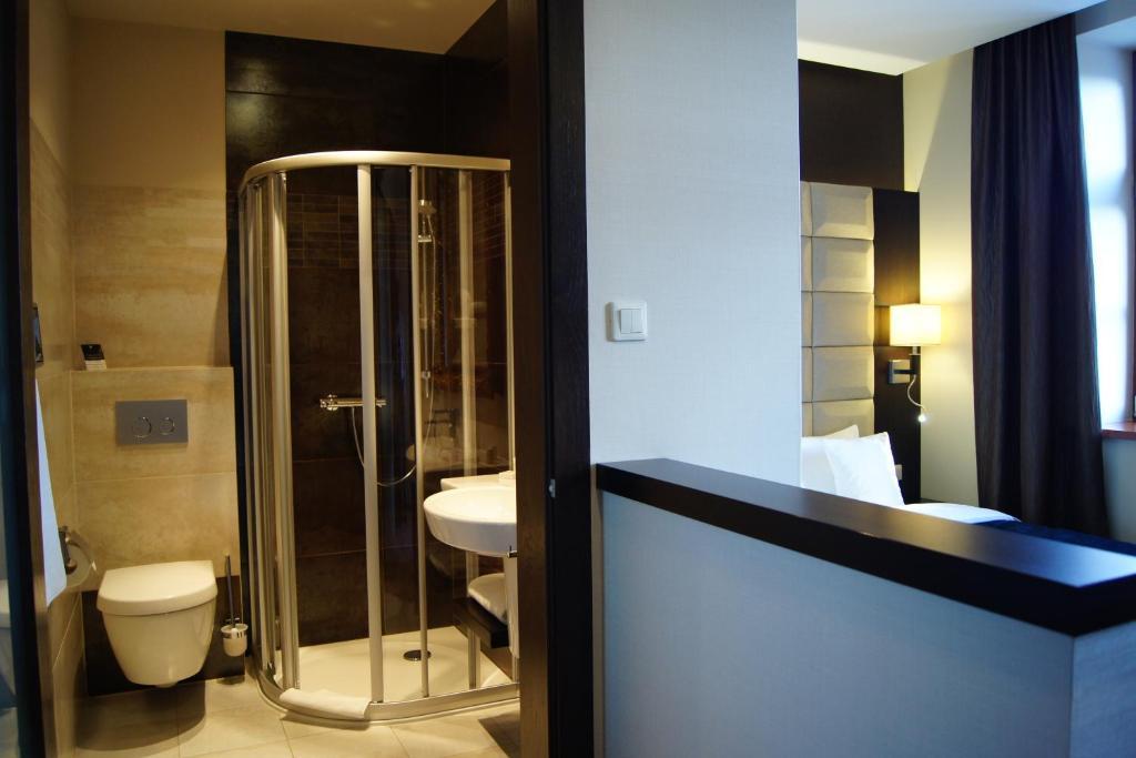 Arte Hotell Brzeg Rum bild