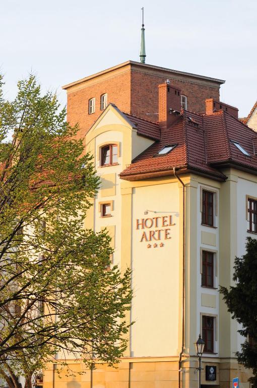 Arte Hotell Brzeg Exteriör bild