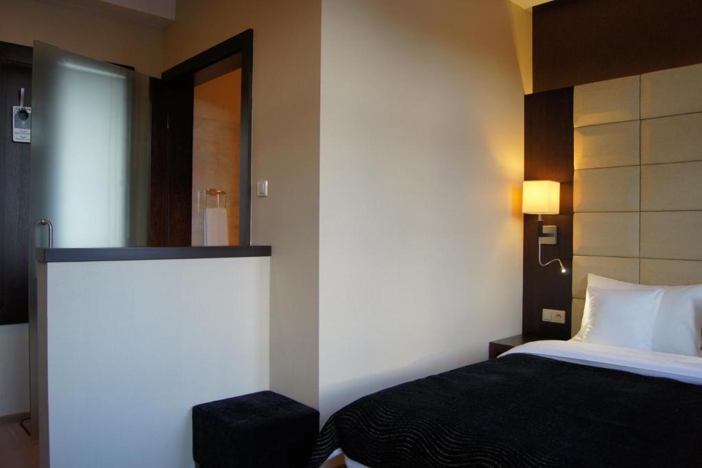 Arte Hotell Brzeg Rum bild