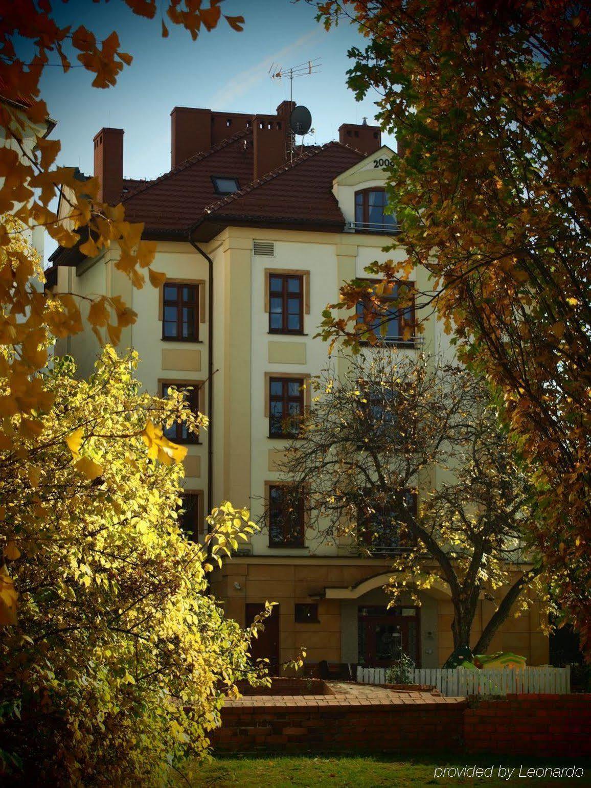 Arte Hotell Brzeg Exteriör bild