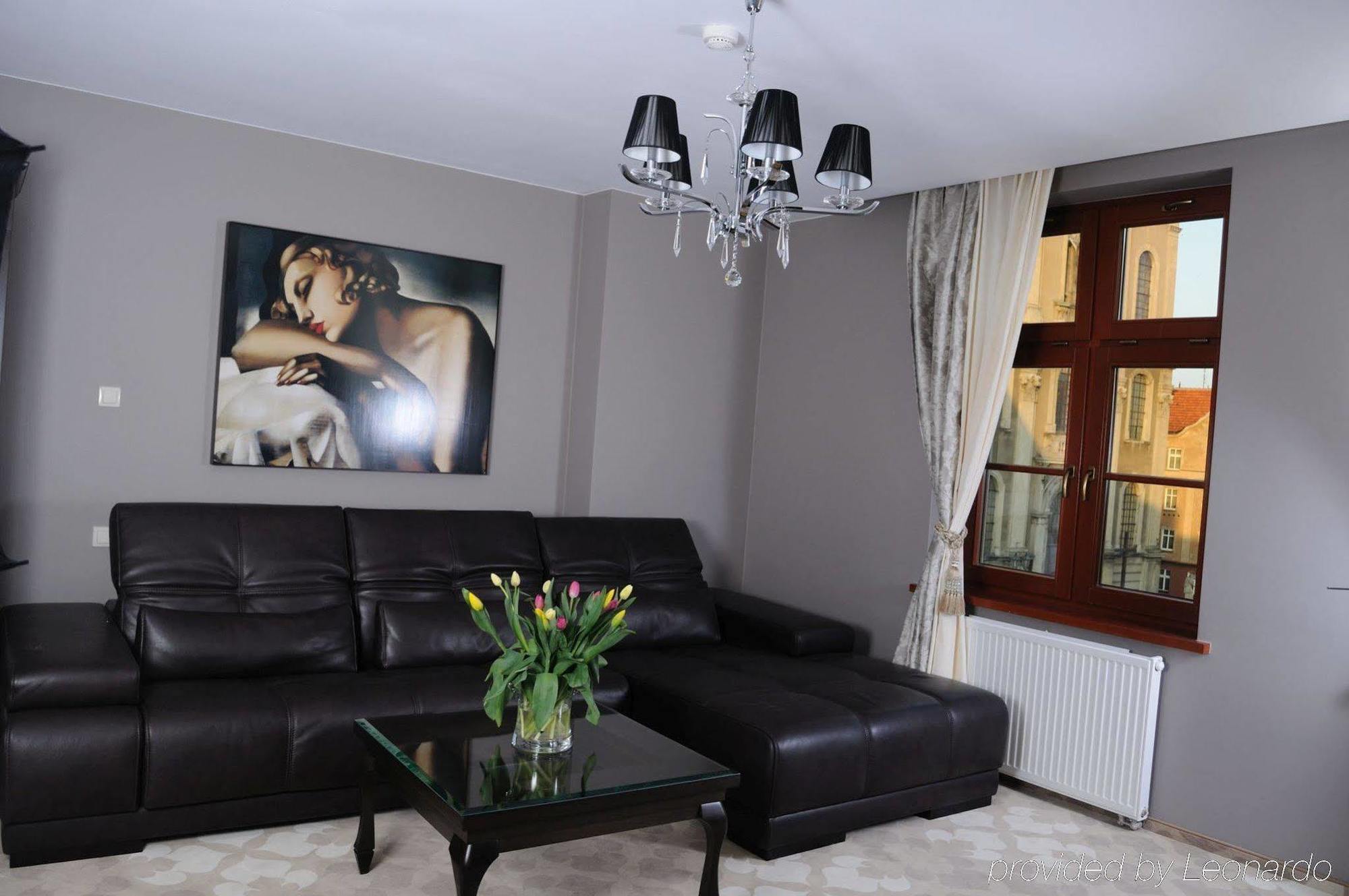 Arte Hotell Brzeg Exteriör bild