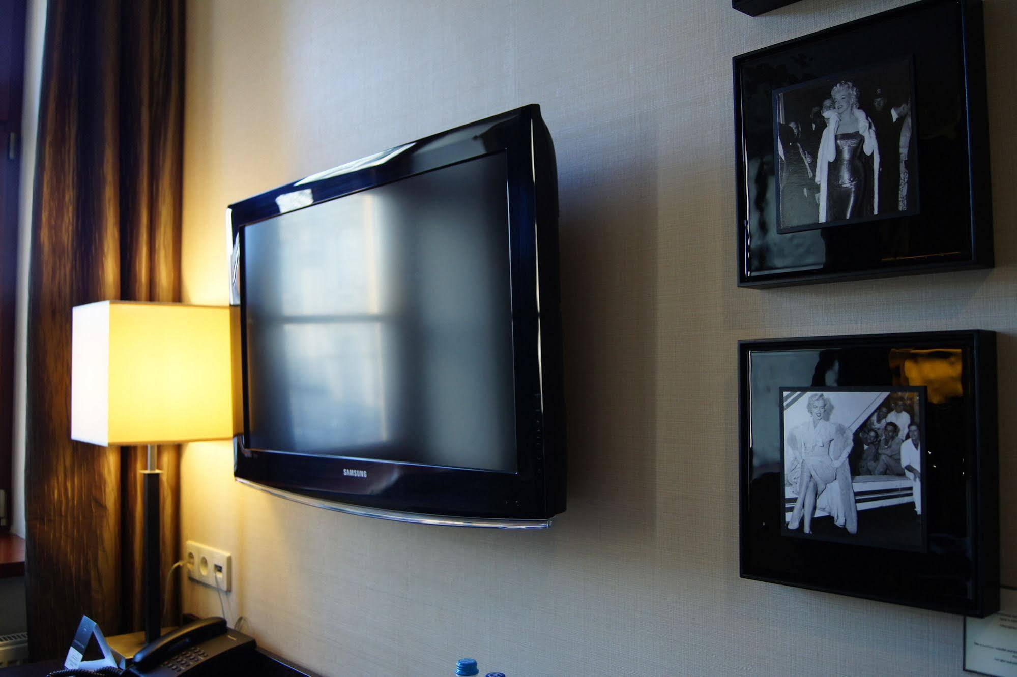 Arte Hotell Brzeg Exteriör bild