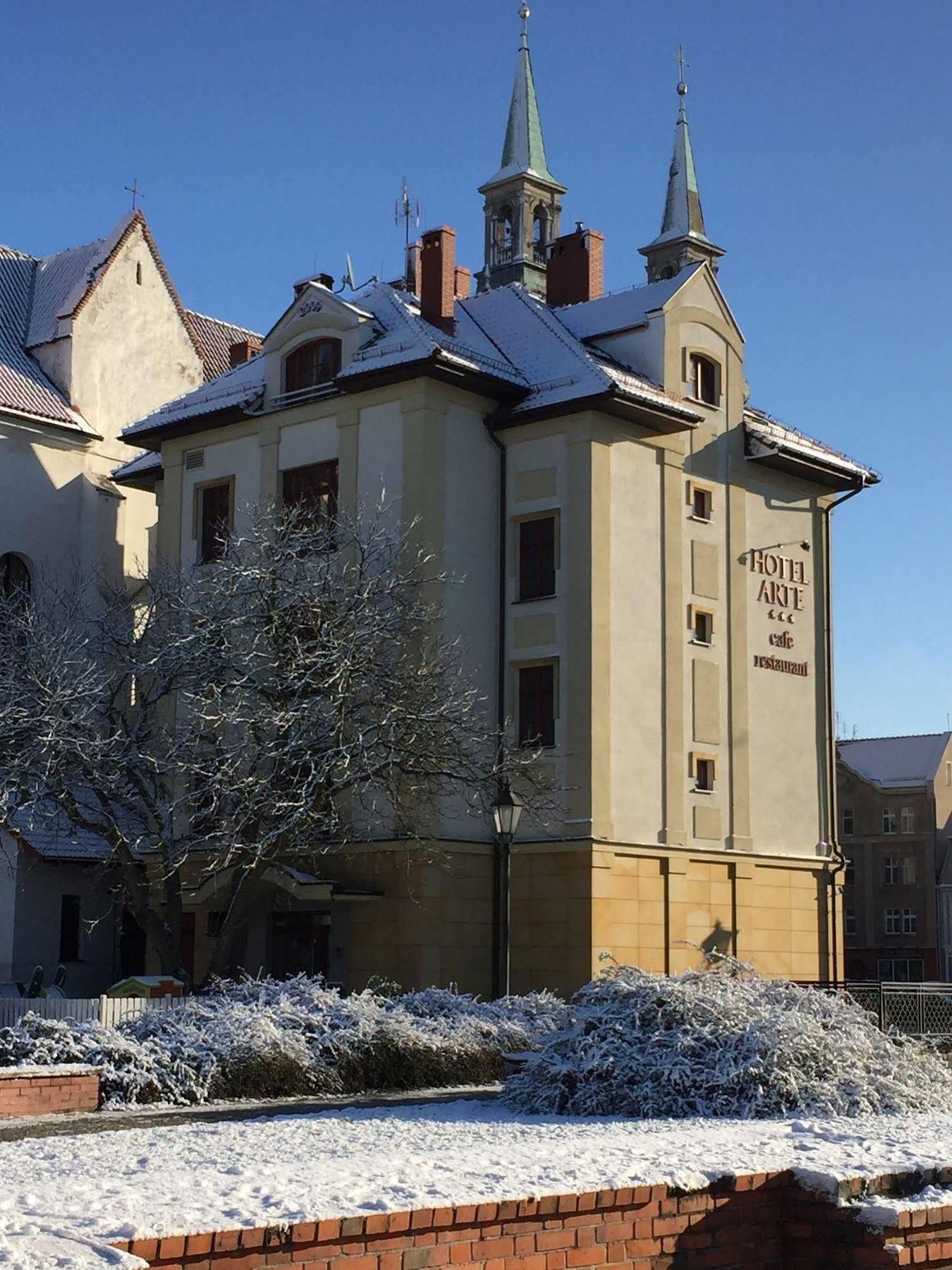 Arte Hotell Brzeg Exteriör bild